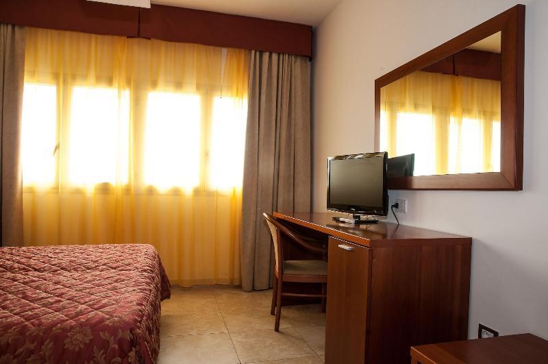 Hotel Demar Olbia Exterior photo